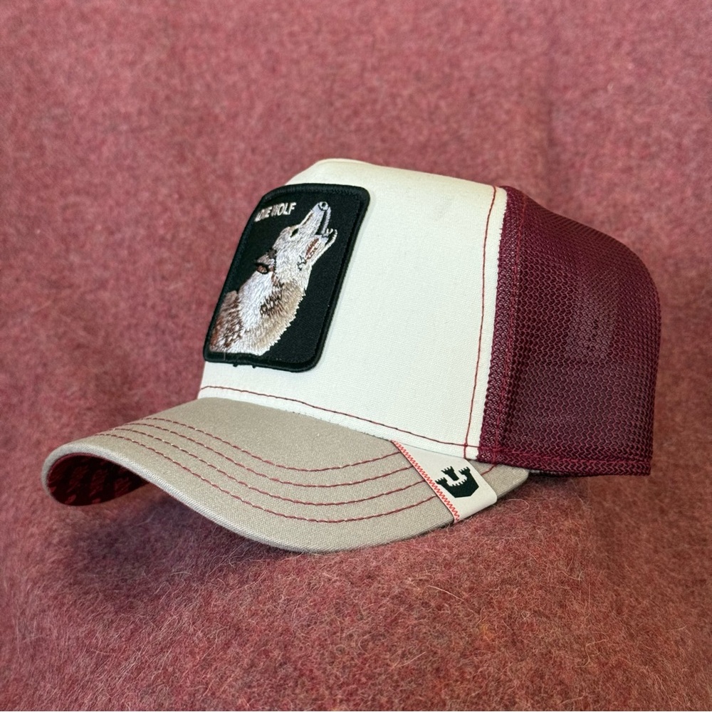The Farm Trucker hat - Lone Wolf